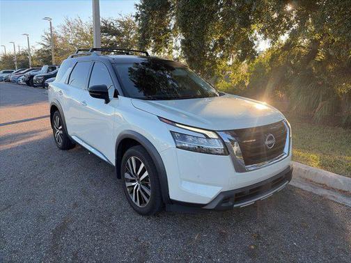 2024 Nissan Pathfinder Platinum FWD