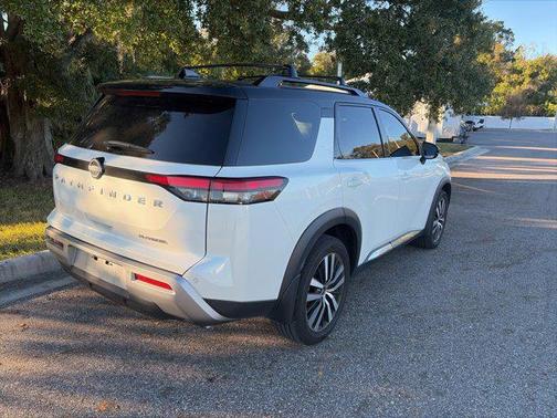 2024 Nissan Pathfinder Platinum FWD