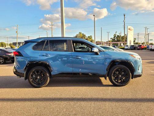 2024 Toyota RAV4 Hybrid SE