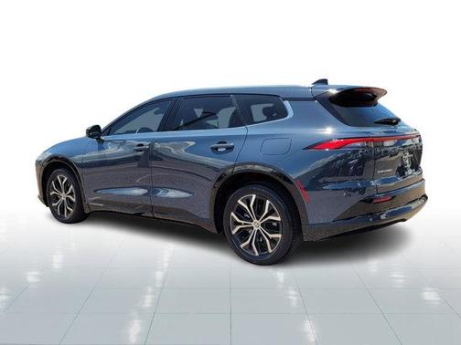 2025 Toyota Crown Signia XLE