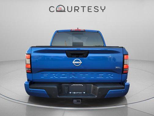 2024 Nissan Frontier SL