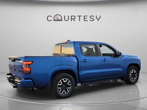 2024 Nissan Frontier SL