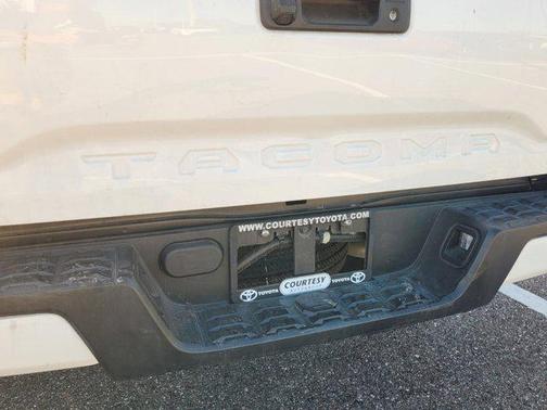 2022 Toyota Tacoma SR