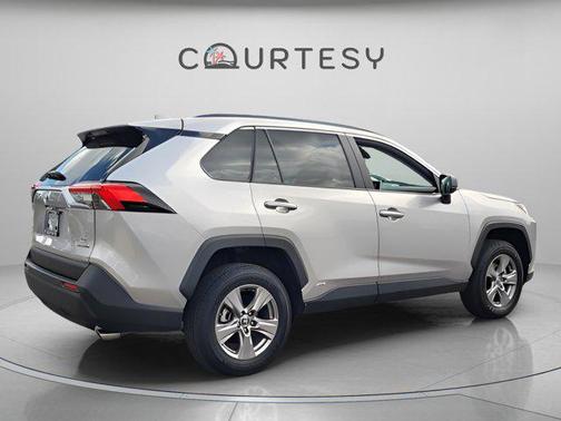 2024 Toyota RAV4 Hybrid SE