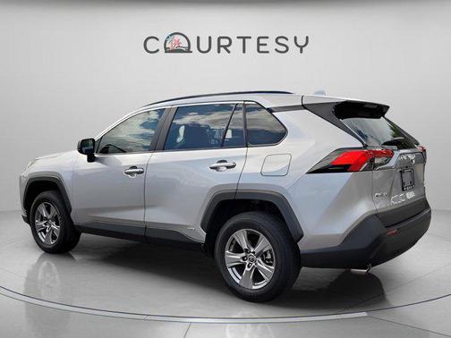 2024 Toyota RAV4 Hybrid SE