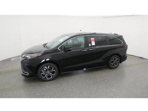2025 Toyota Sienna Platinum 7 Passenger
