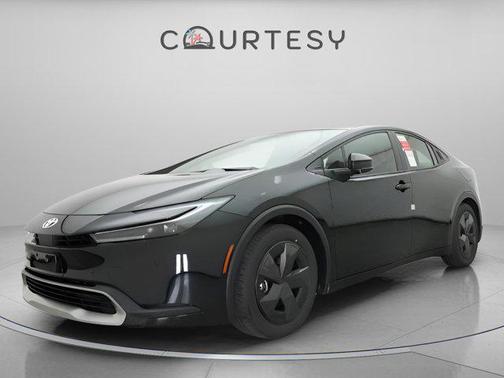 2025 Toyota Prius Plug-In Hybrid SE