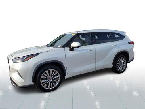 2022 Toyota Highlander Platinum