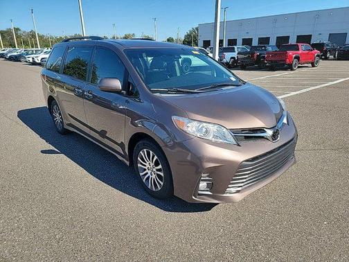 2019 Toyota Sienna XLE Premium