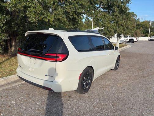 2021 Chrysler Pacifica Hybrid Limited