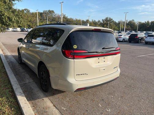 2021 Chrysler Pacifica Hybrid Limited
