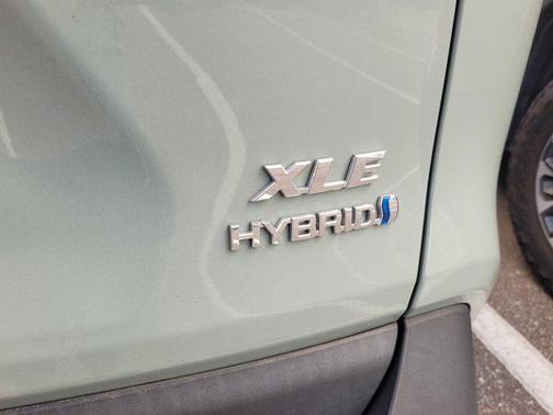 2023 Toyota RAV4 Hybrid XLE