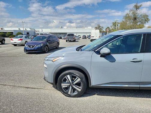 2023 Nissan Rogue SL