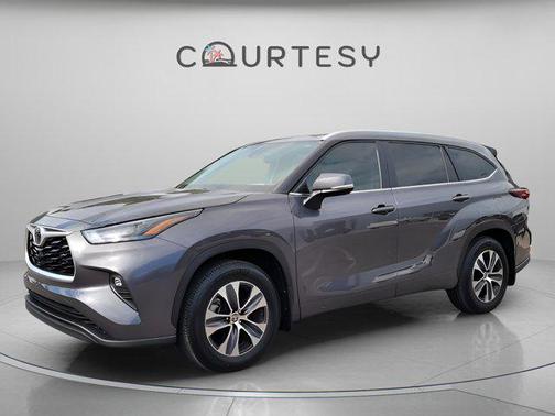 2024 Toyota Highlander XLE