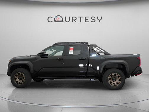 2025 Toyota Tacoma Hybrid Trailhunter