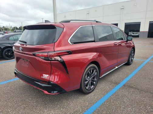 2023 Toyota Sienna XSE 7 Passenger