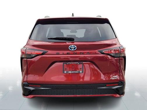 2023 Toyota Sienna XSE 7 Passenger