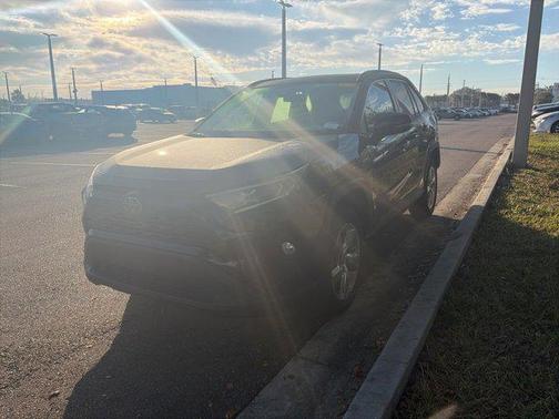 2021 Toyota RAV4 Hybrid XLE Premium