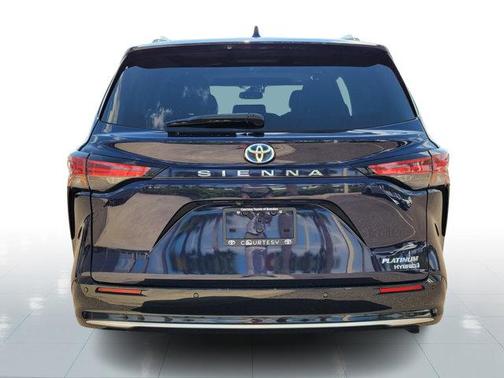 2023 Toyota Sienna Platinum 7 Passenger