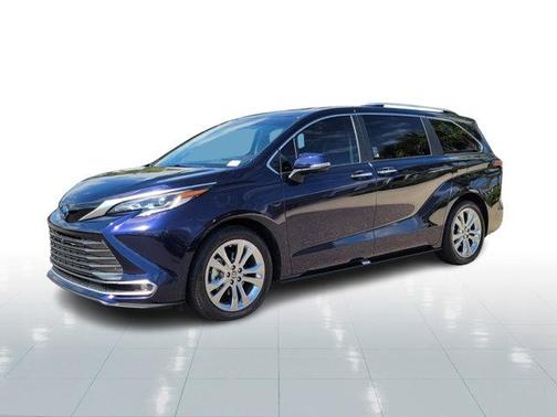 2023 Toyota Sienna Platinum 7 Passenger
