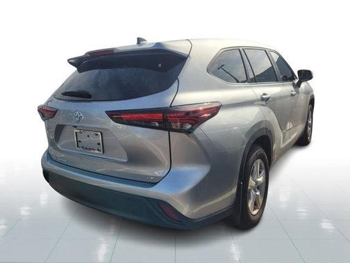 2025 Toyota Highlander LE