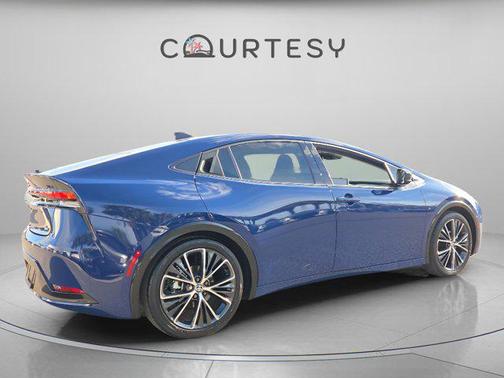 2025 Toyota Prius XLE