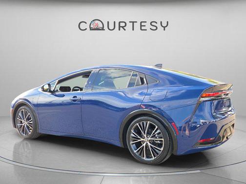 2025 Toyota Prius XLE