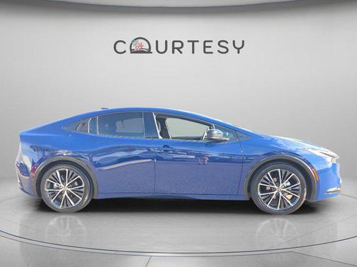 2025 Toyota Prius XLE