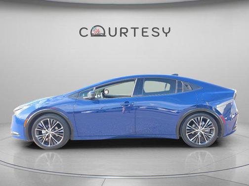 2025 Toyota Prius XLE