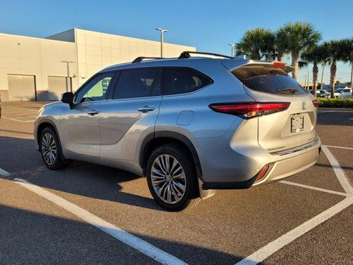 2021 Toyota Highlander Platinum