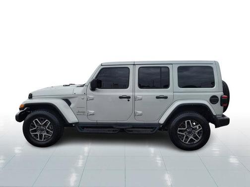 2024 Jeep Wrangler 4-Door Sahara 4x4