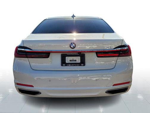 2020 BMW 740 740i