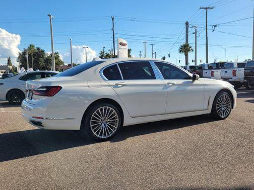 2020 BMW 740 740i