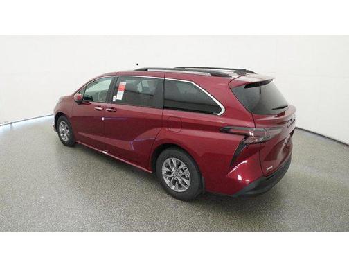 2025 Toyota Sienna XLE