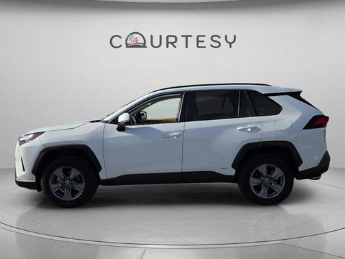 2024 Toyota RAV4 Hybrid SE