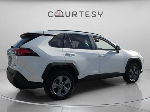 2024 Toyota RAV4 Hybrid SE