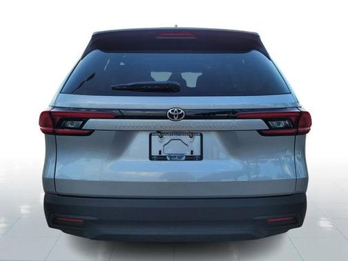 2025 Toyota Highlander LE