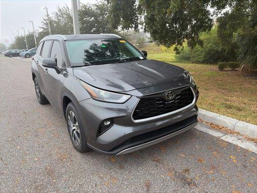2023 Toyota Highlander Platinum
