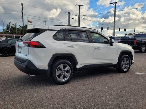 2023 Toyota RAV4 Hybrid XLE