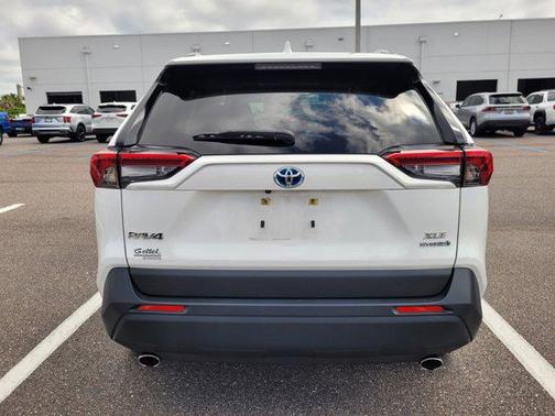 2023 Toyota RAV4 Hybrid XLE
