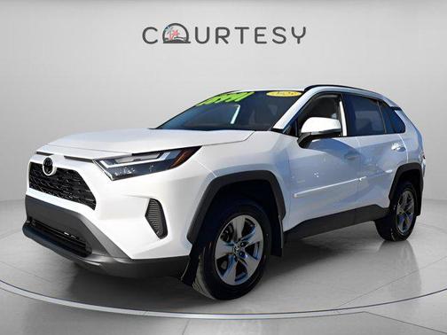 2023 Toyota RAV4 XLE