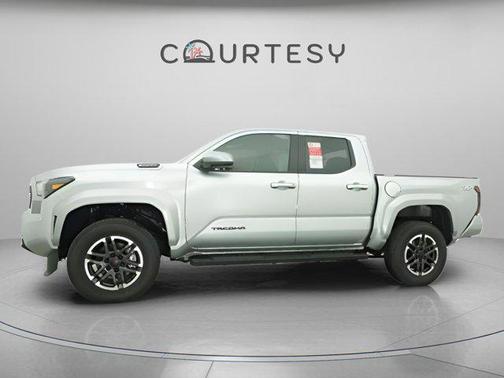 2026 Toyota Tacoma Hybrid TRD Sport