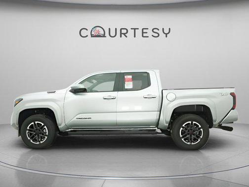 2026 Toyota Tacoma Hybrid TRD Sport