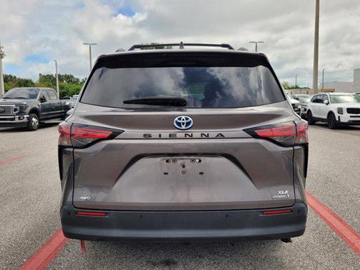 2022 Toyota Sienna XLE 7 Passenger