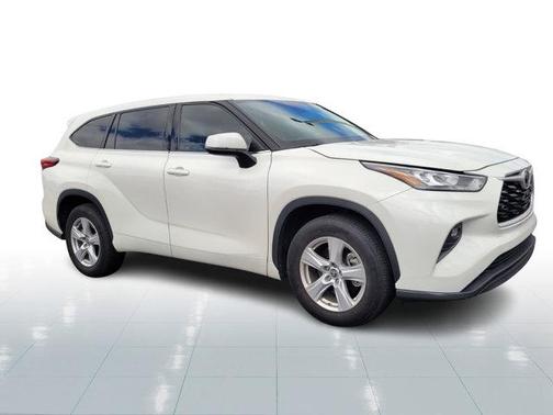 2020 Toyota Highlander LE
