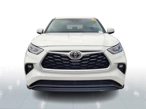 2020 Toyota Highlander LE