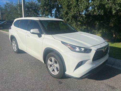 2020 Toyota Highlander LE
