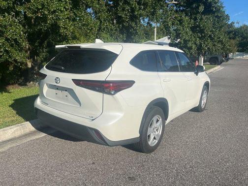 2020 Toyota Highlander LE