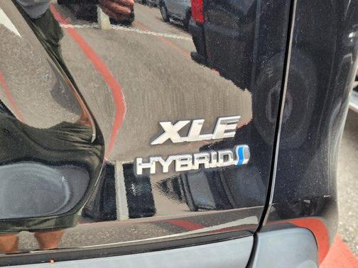 2021 Toyota RAV4 Hybrid XLE Premium