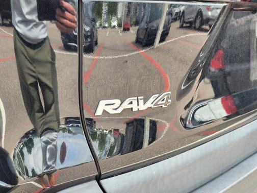 2021 Toyota RAV4 Hybrid XLE Premium